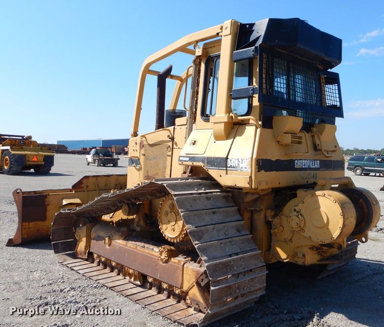 image for item FC9993 1997 Caterpillar D4H LGP dozer