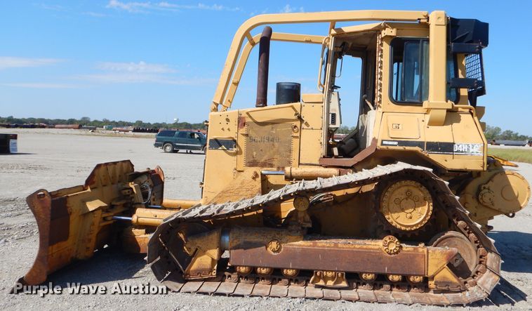 image for item FC9993 1997 Caterpillar D4H LGP dozer