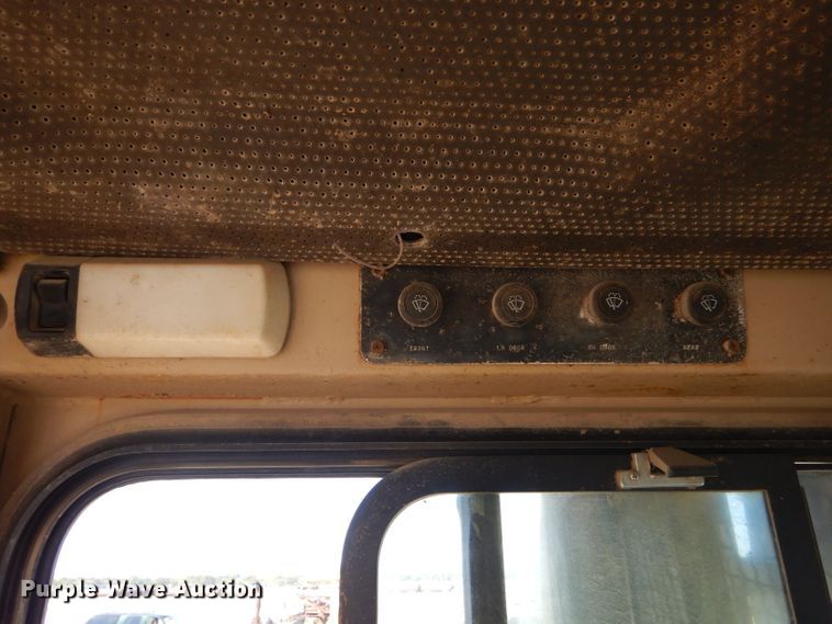 image for item FC9993 1997 Caterpillar D4H LGP dozer