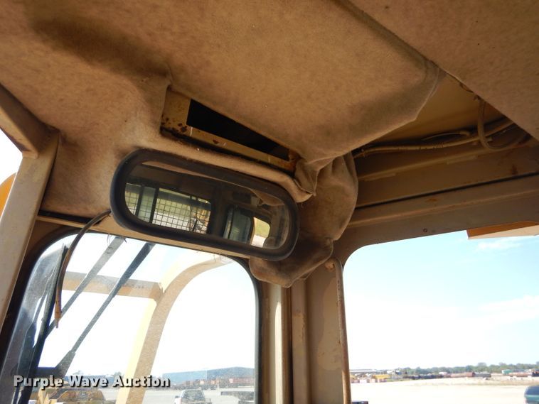 image for item FC9993 1997 Caterpillar D4H LGP dozer