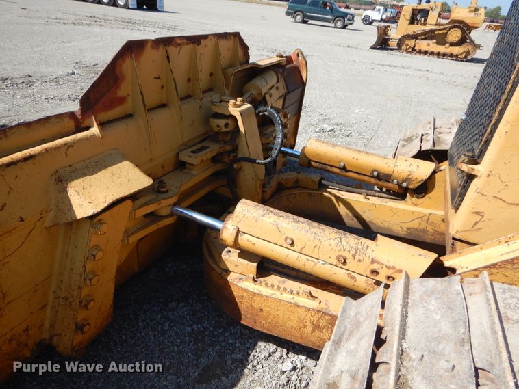 image for item FC9993 1997 Caterpillar D4H LGP dozer