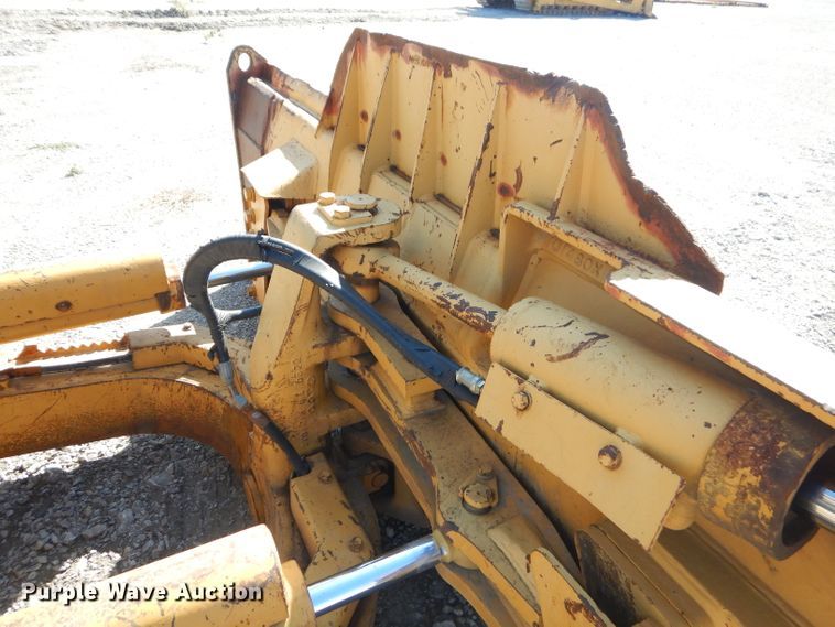 image for item FC9993 1997 Caterpillar D4H LGP dozer