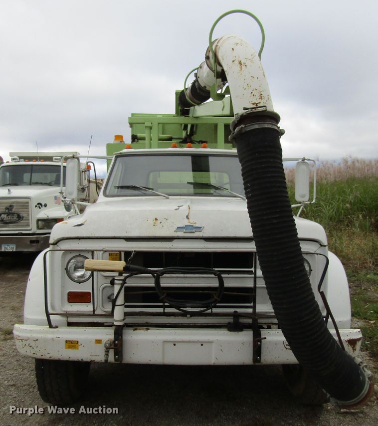 image for item FD9290 1972 Chevrolet C60 hydrovac truck