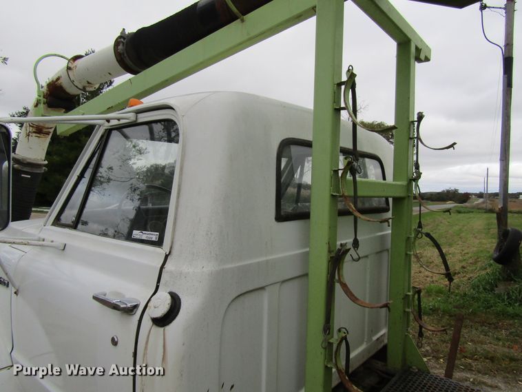 image for item FD9290 1972 Chevrolet C60 hydrovac truck