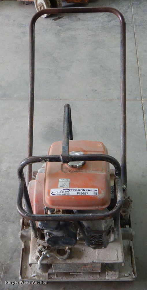 image for item FI9697 Wisconsin Robin WI-185 plate compactor