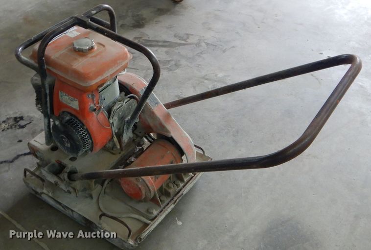 image for item FI9697 Wisconsin Robin WI-185 plate compactor