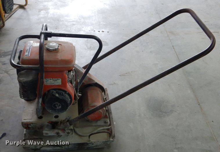 image for item FI9697 Wisconsin Robin WI-185 plate compactor