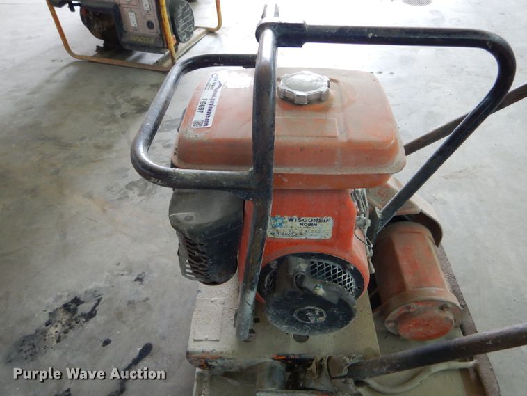 image for item FI9697 Wisconsin Robin WI-185 plate compactor