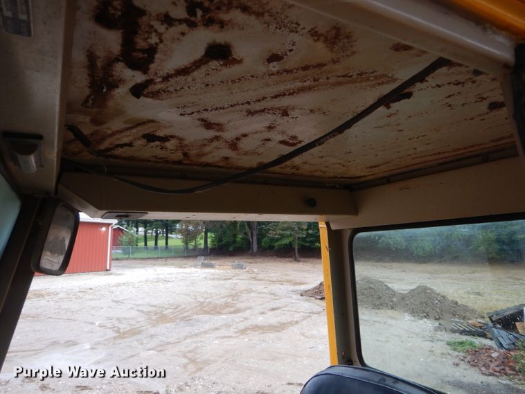 image for item FI9705 1991 John Deere 850B dozer