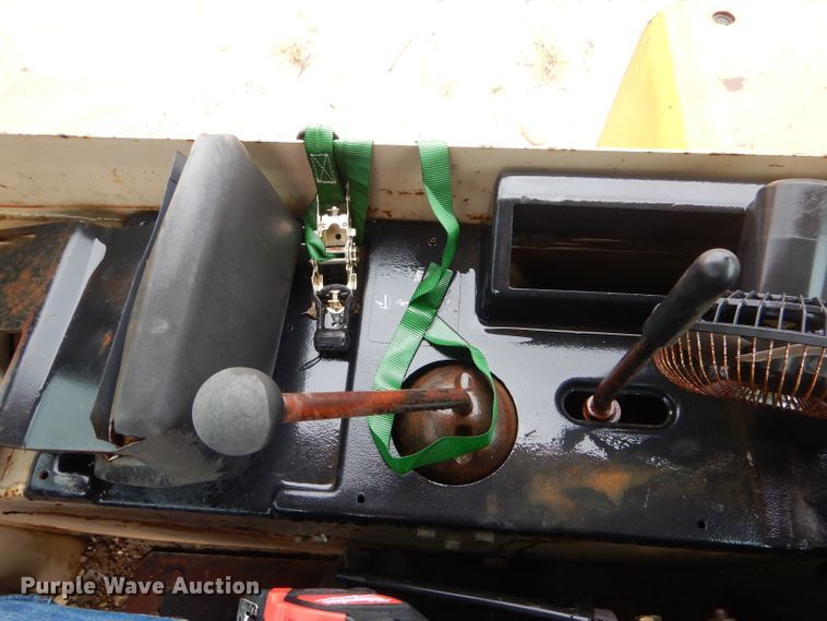 image for item FI9705 1991 John Deere 850B dozer