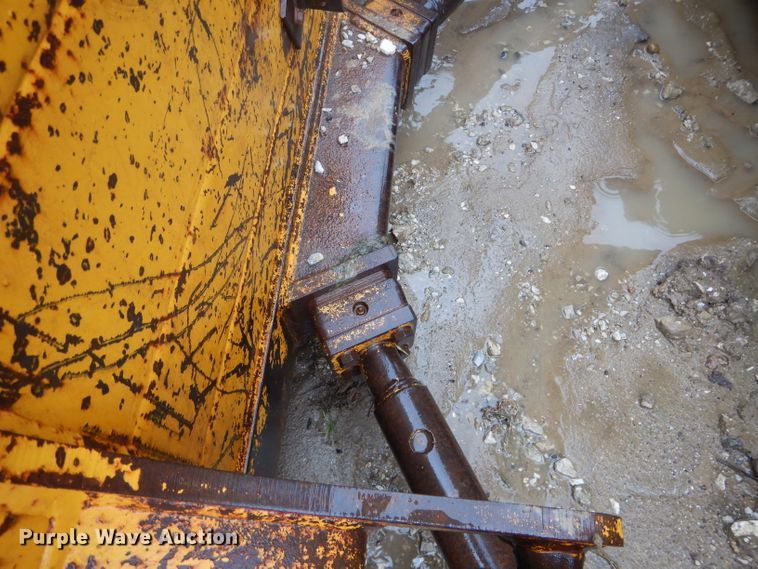 image for item FI9705 1991 John Deere 850B dozer