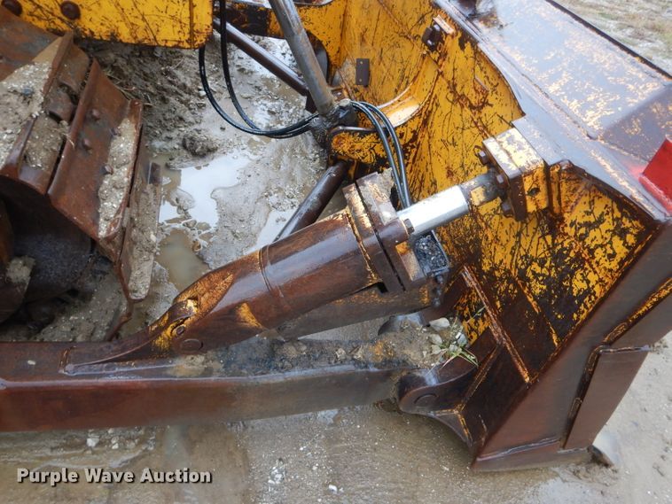 image for item FI9705 1991 John Deere 850B dozer