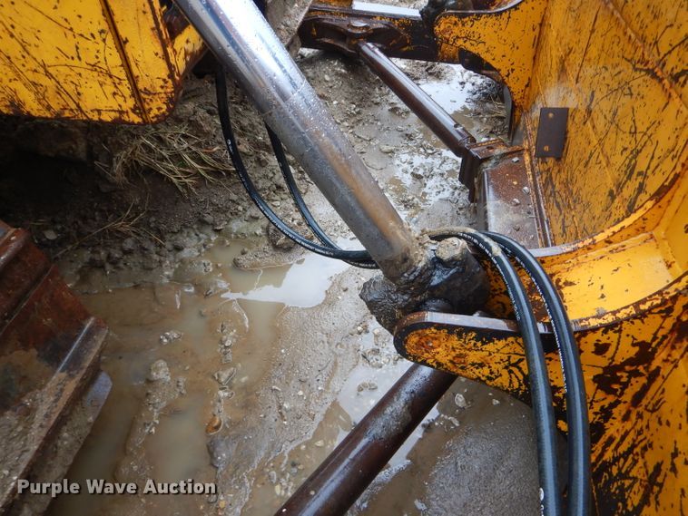 image for item FI9705 1991 John Deere 850B dozer