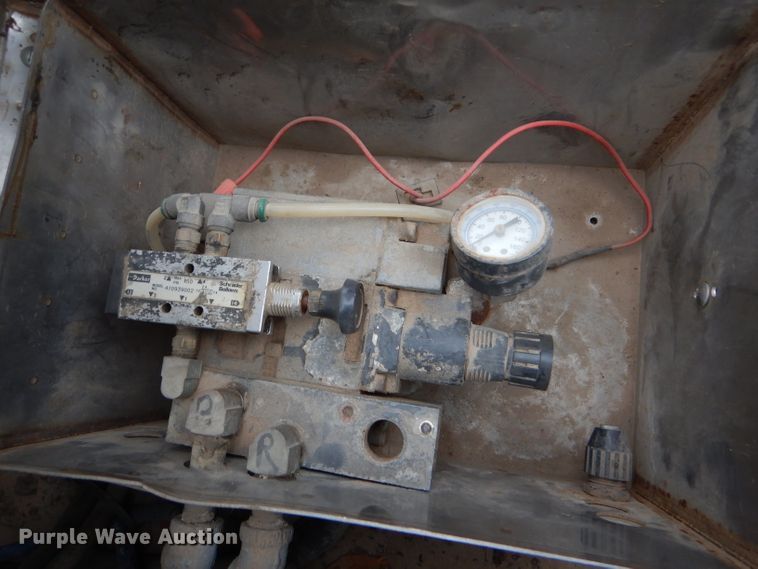 image for item FJ9796 1999 Butler equipment trailer