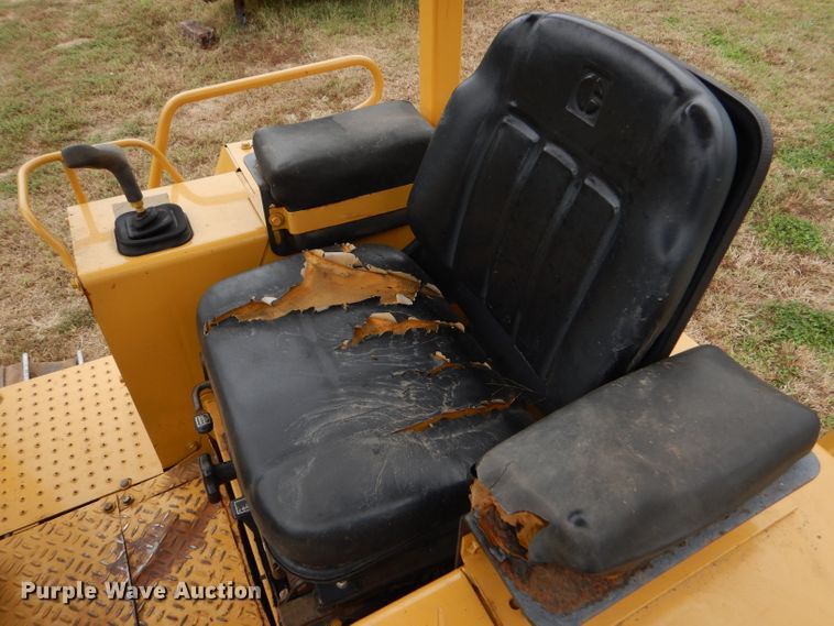 image for item FJ9797 1993 Caterpillar D5C LGP dozer