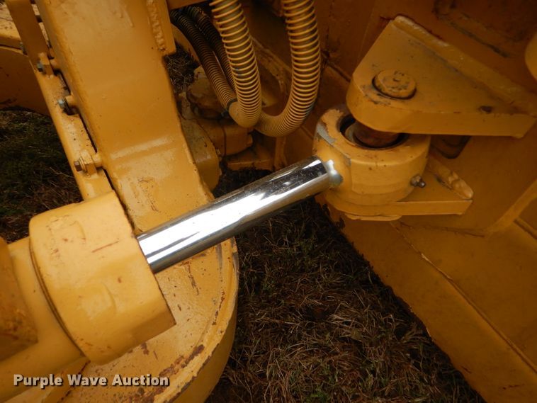 image for item FJ9797 1993 Caterpillar D5C LGP dozer