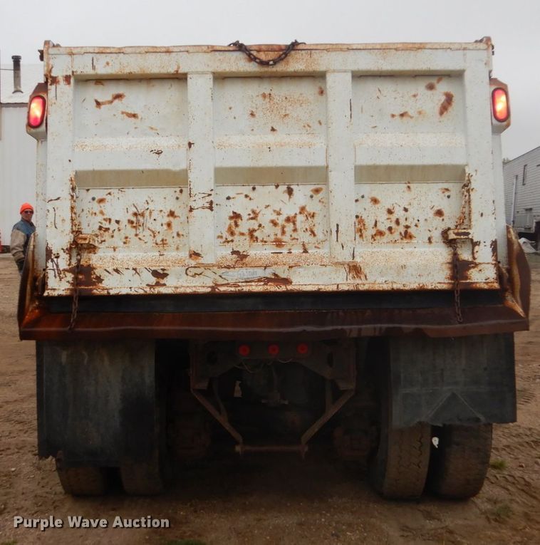 image for item FU9632 1990 Mack CH613 dump truck