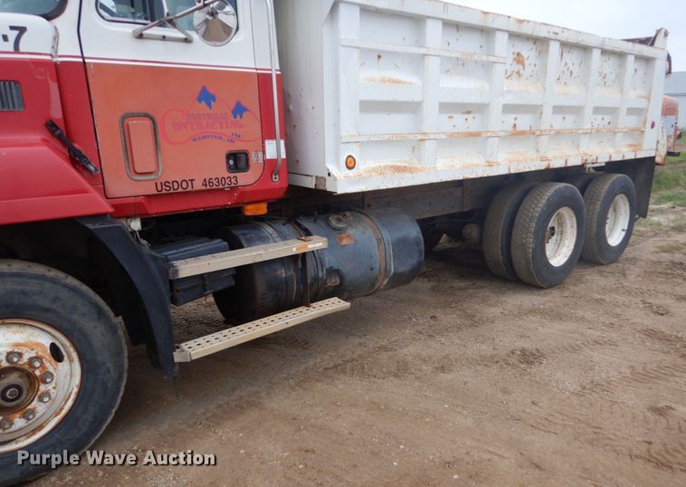 image for item FU9632 1990 Mack CH613 dump truck