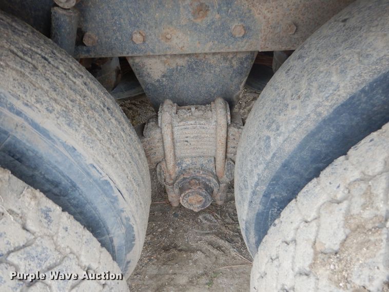 image for item FU9632 1990 Mack CH613 dump truck