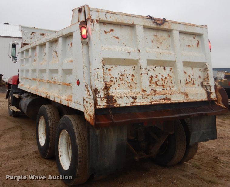 image for item FU9632 1990 Mack CH613 dump truck