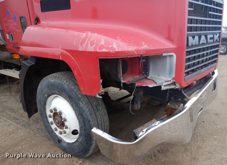 image for item FU9632 1990 Mack CH613 dump truck