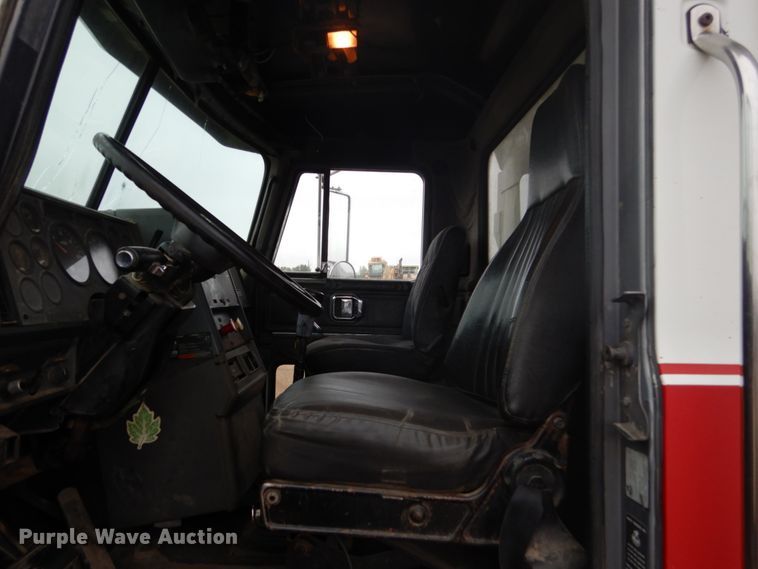 image for item FU9632 1990 Mack CH613 dump truck