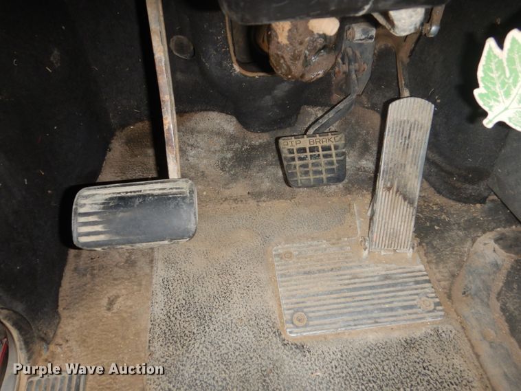 image for item FU9632 1990 Mack CH613 dump truck