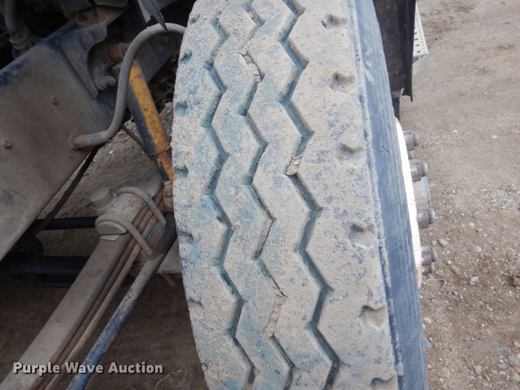 image for item FU9632 1990 Mack CH613 dump truck