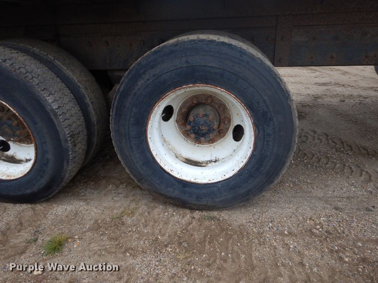 image for item FU9632 1990 Mack CH613 dump truck