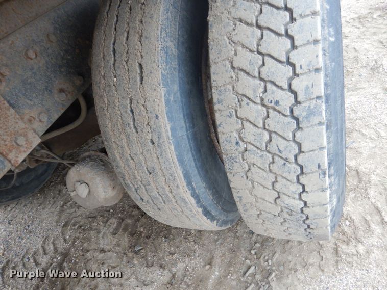 image for item FU9632 1990 Mack CH613 dump truck