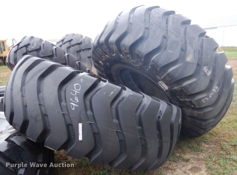 image for item FU9640 (5) 33.5-33 tires