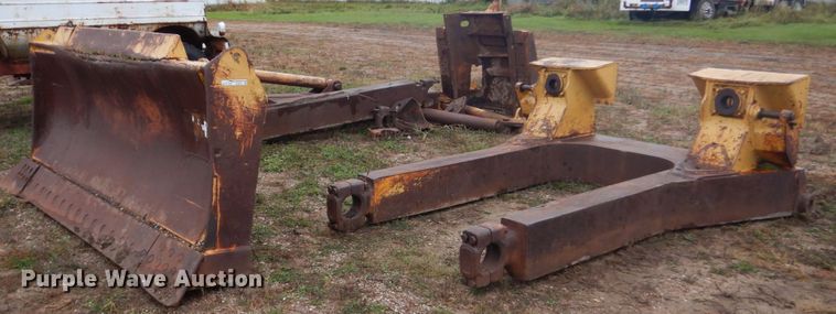 image for item FU9643 (2) Caterpillar D9H dozer blades