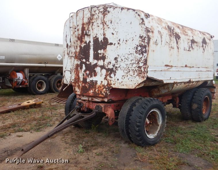 image for item FU9644 Tank trailer