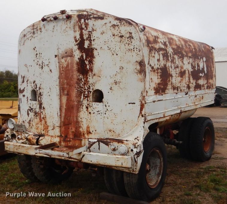 image for item FU9644 Tank trailer