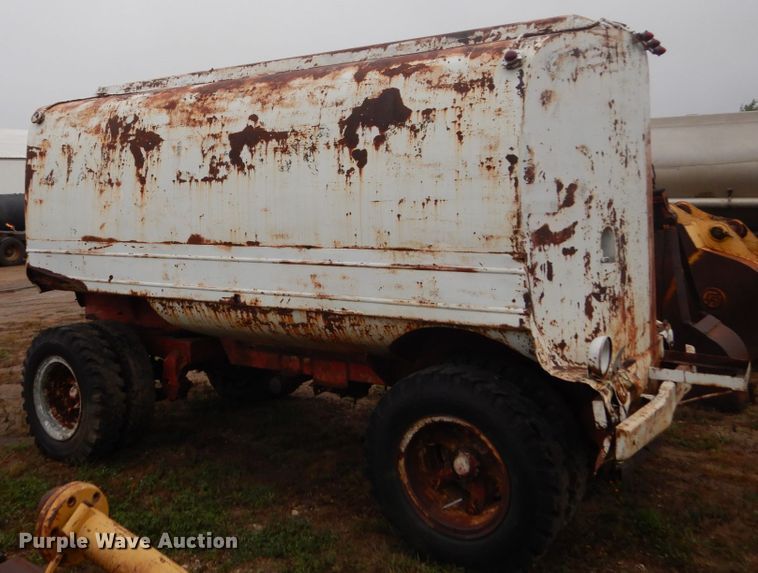 image for item FU9644 Tank trailer