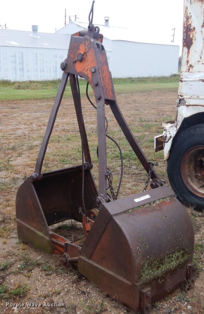 image for item FU9645 Clamshell bucket