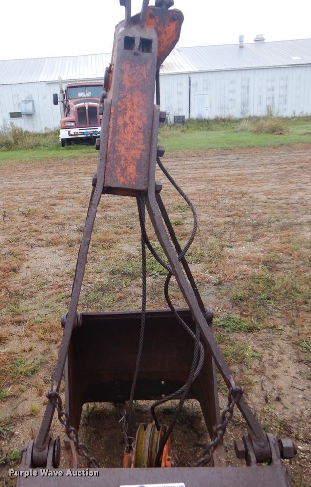 image for item FU9645 Clamshell bucket