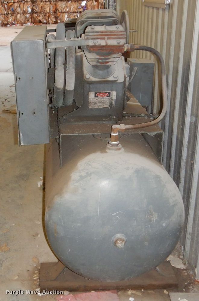 image for item FU9724 (2) air compressors