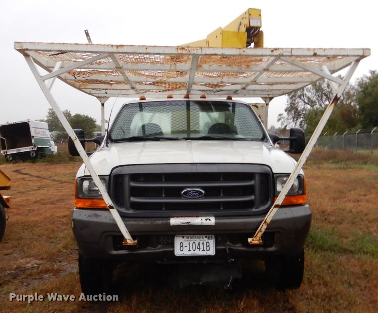 image for item FU9728 1999 Ford F450 Super Duty bucket truck