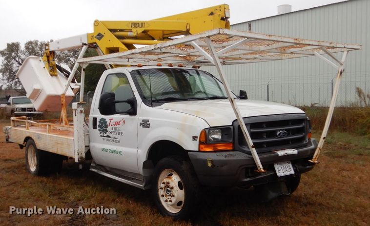 image for item FU9728 1999 Ford F450 Super Duty bucket truck