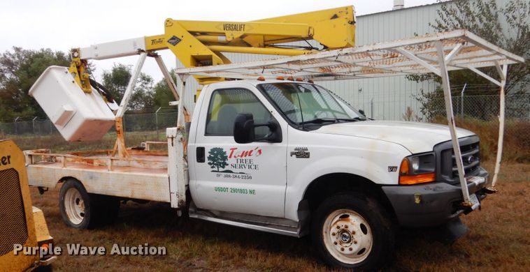 image for item FU9728 1999 Ford F450 Super Duty bucket truck