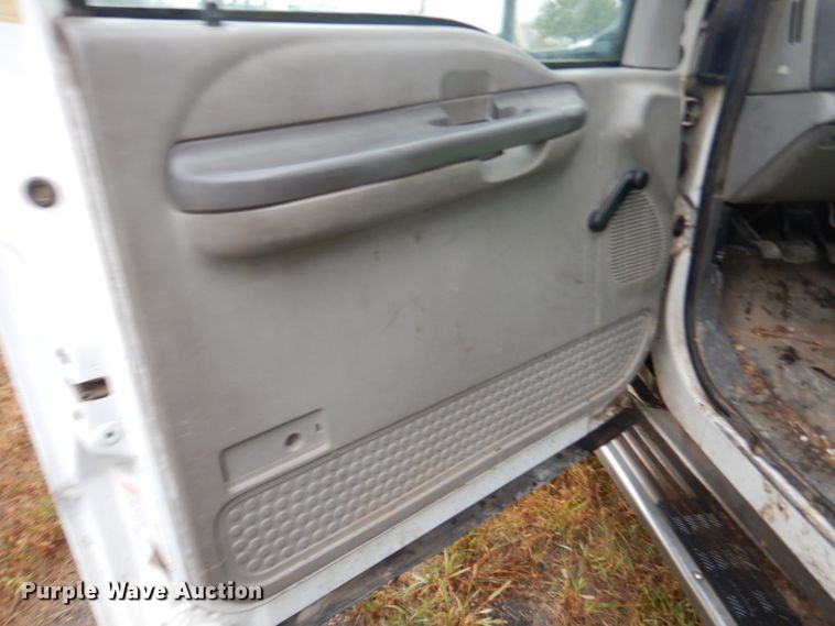 image for item FU9728 1999 Ford F450 Super Duty bucket truck