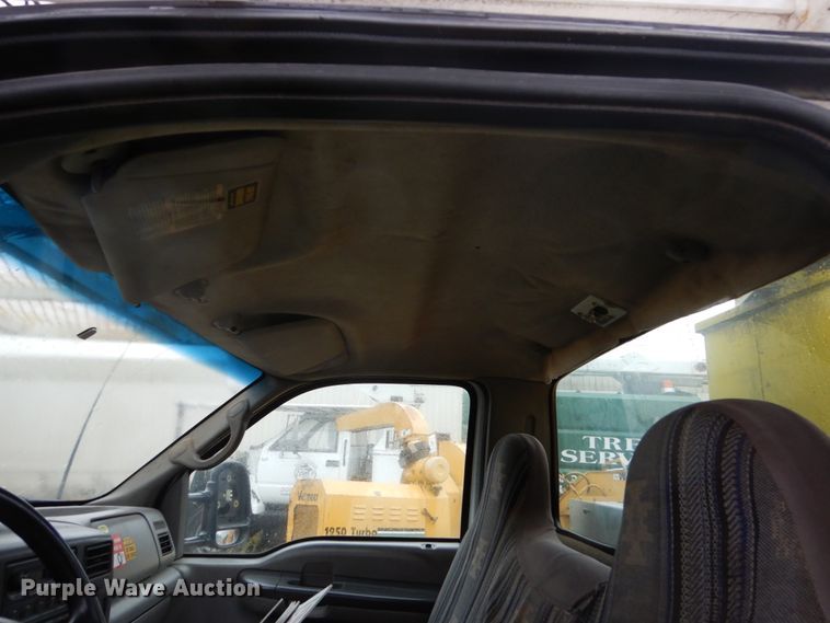 image for item FU9728 1999 Ford F450 Super Duty bucket truck