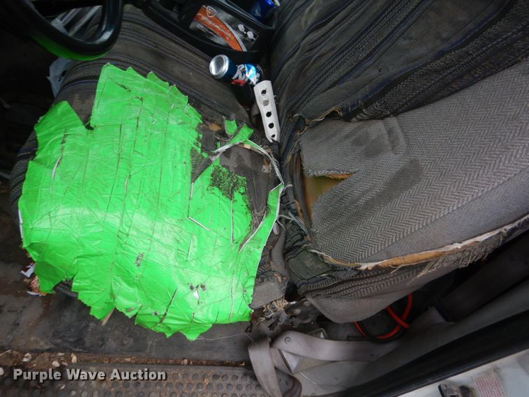 image for item FU9728 1999 Ford F450 Super Duty bucket truck