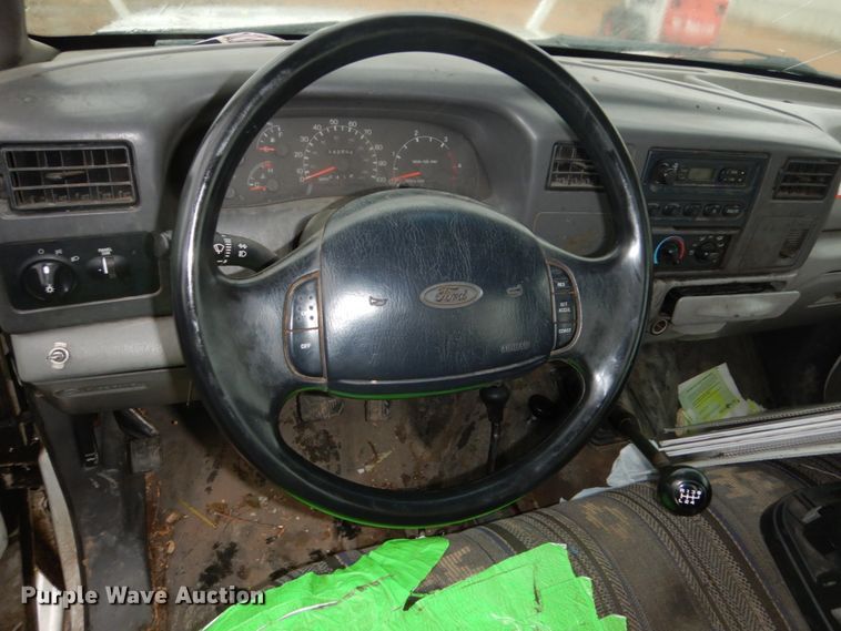 image for item FU9728 1999 Ford F450 Super Duty bucket truck