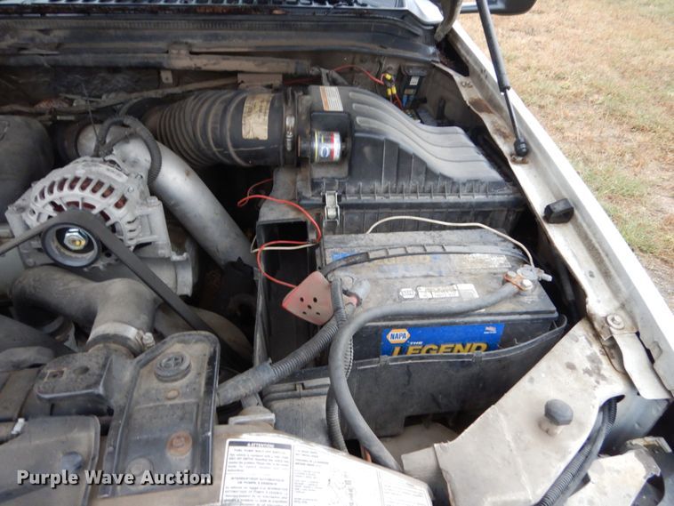 image for item FU9728 1999 Ford F450 Super Duty bucket truck