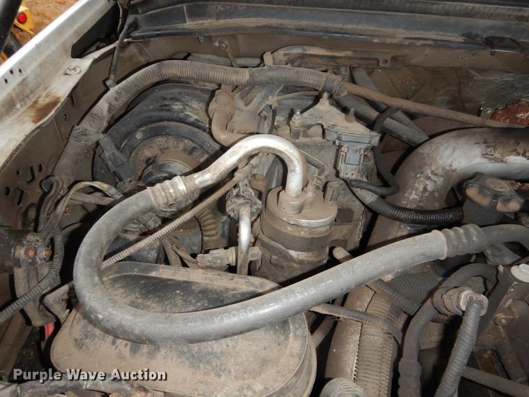 image for item FU9728 1999 Ford F450 Super Duty bucket truck