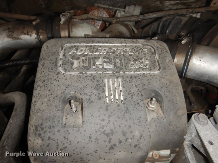 image for item FU9728 1999 Ford F450 Super Duty bucket truck