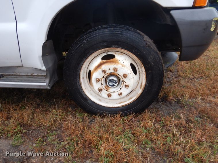 image for item FU9728 1999 Ford F450 Super Duty bucket truck