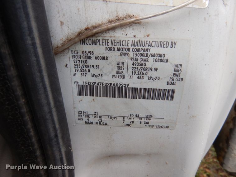 image for item FU9728 1999 Ford F450 Super Duty bucket truck